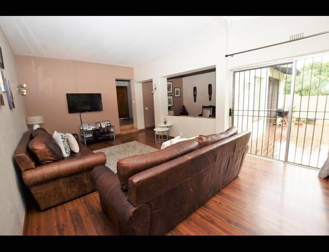 3 BEDROOM PROPERTY TO RENT IN RIVONIA